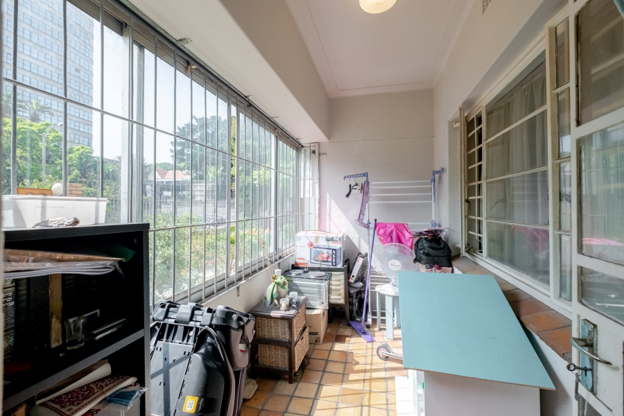 2 Bedroom Property for Sale in Sea Point Western Cape